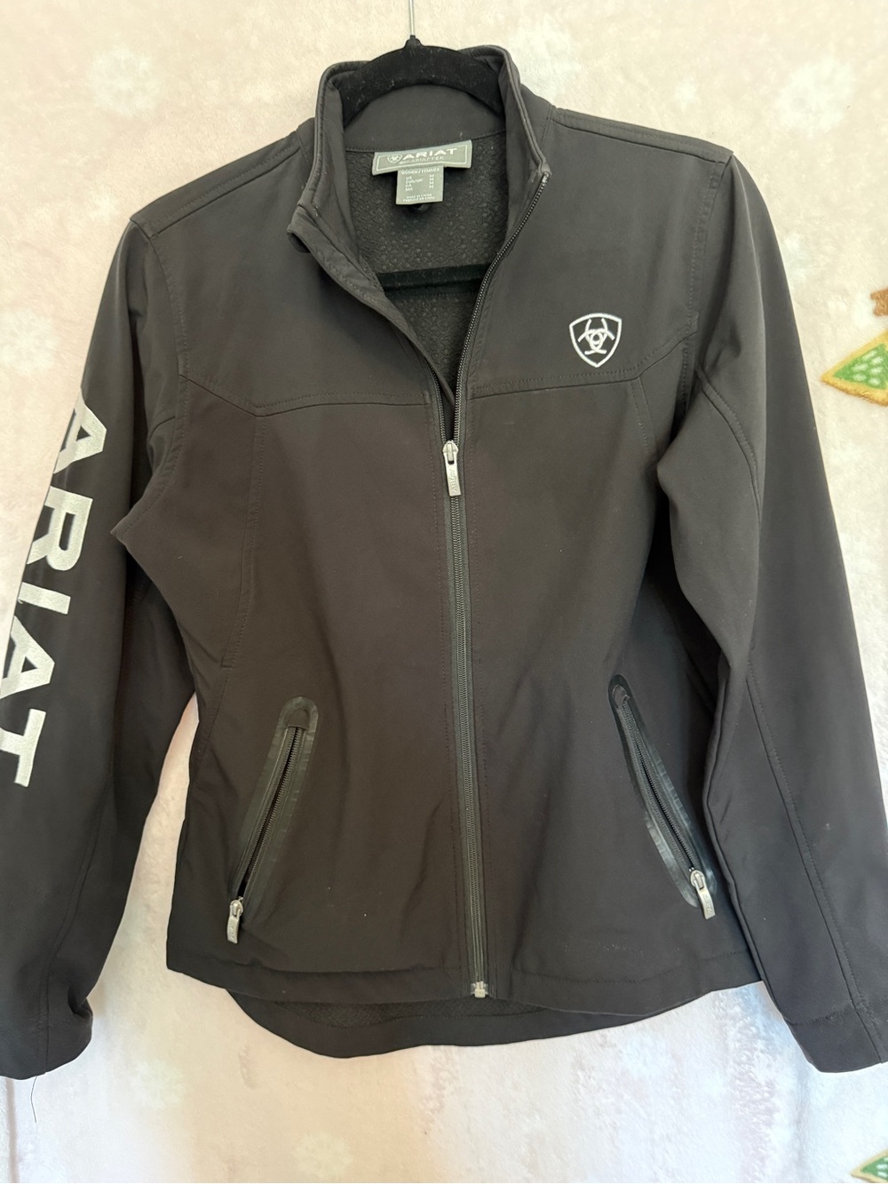 Ariat Black Women's Utility Softshell Jacket with Logo Sleeve